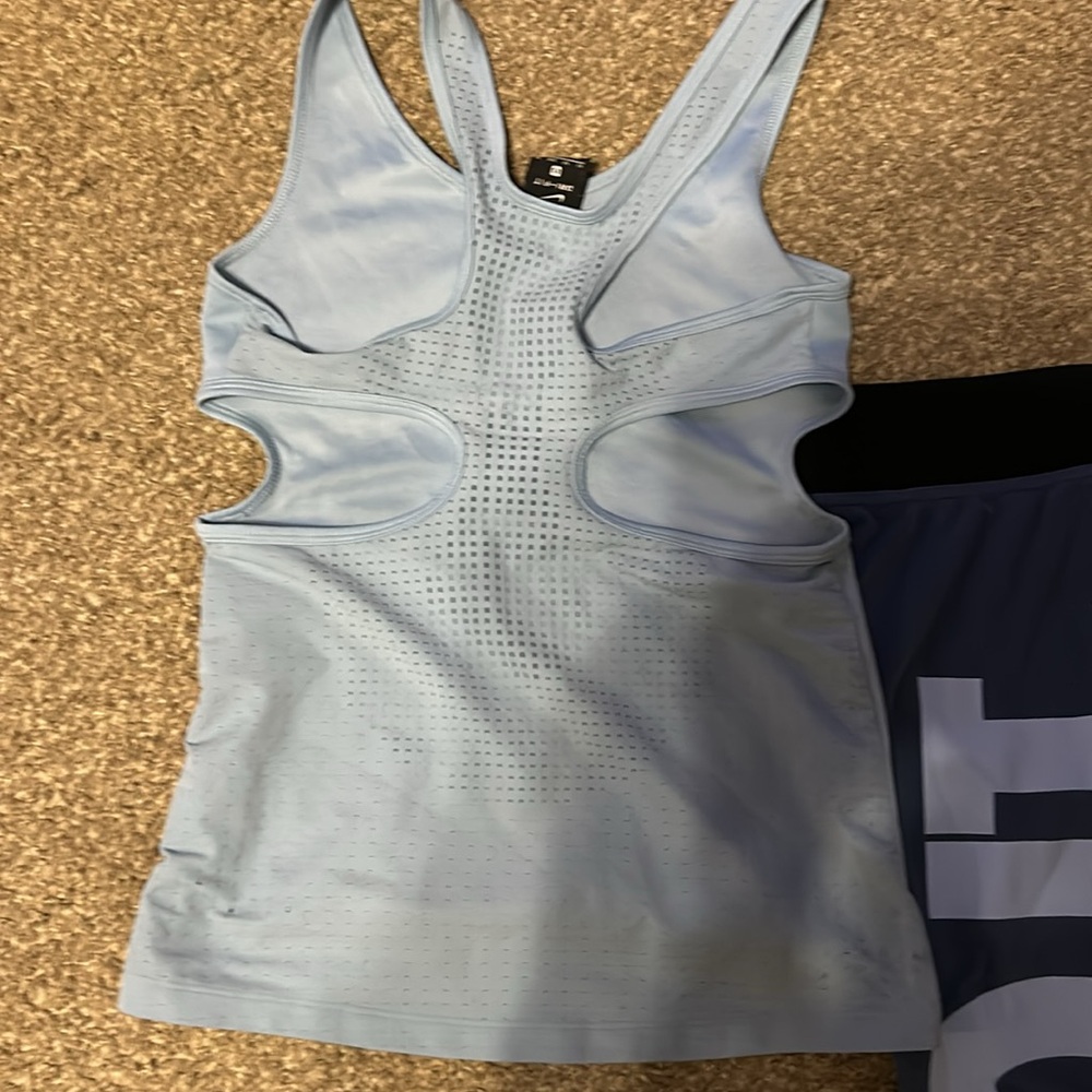 Nike tank and leggings size medium - Picture 3 of 4